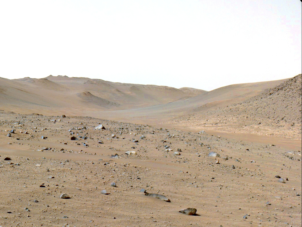 火星で生命の痕跡探す探査車、新領域で活動--古代の川で露出した岩か
