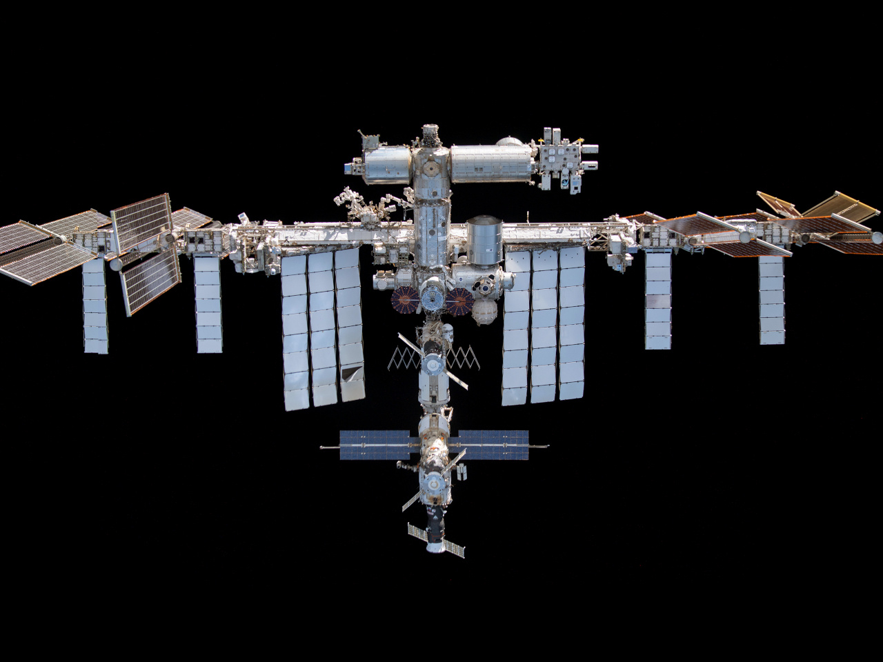 運用終了のロシア衛星が分解、宇宙ゴミが発生--ISS滞在中の宇宙飛行士、スターライナーに避難