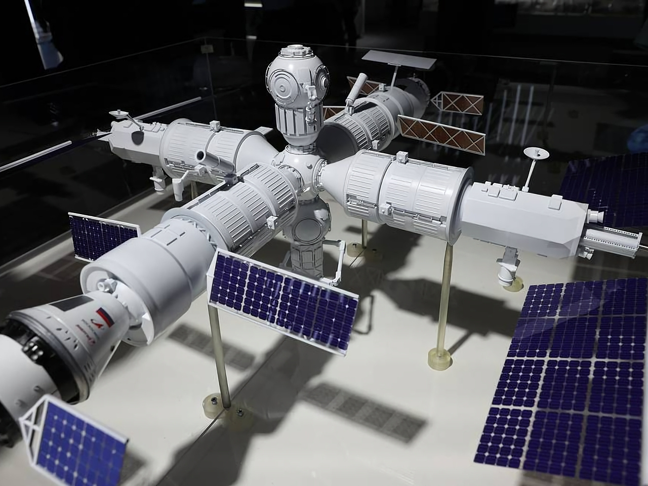 ロシア独自の宇宙ステーション、建設費用は1兆円以上--建設計画を発表