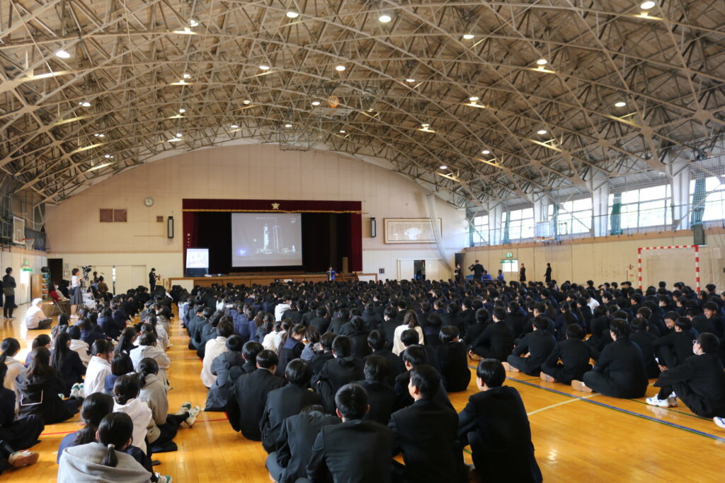 花巻北高校で開かれた打ち上げ応援会（出典：Space BD）