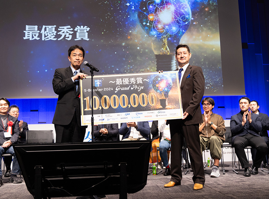 右がSpace Weather Companyの高崎宏之氏（出典：S-Booster）