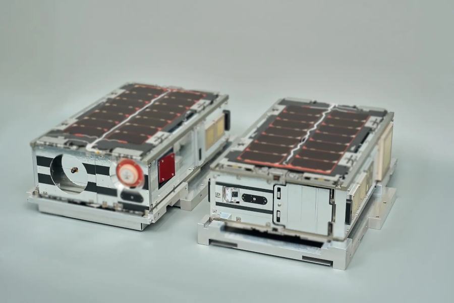(左から)AE1c、AE2d(出典:アークエッジ・スペース)