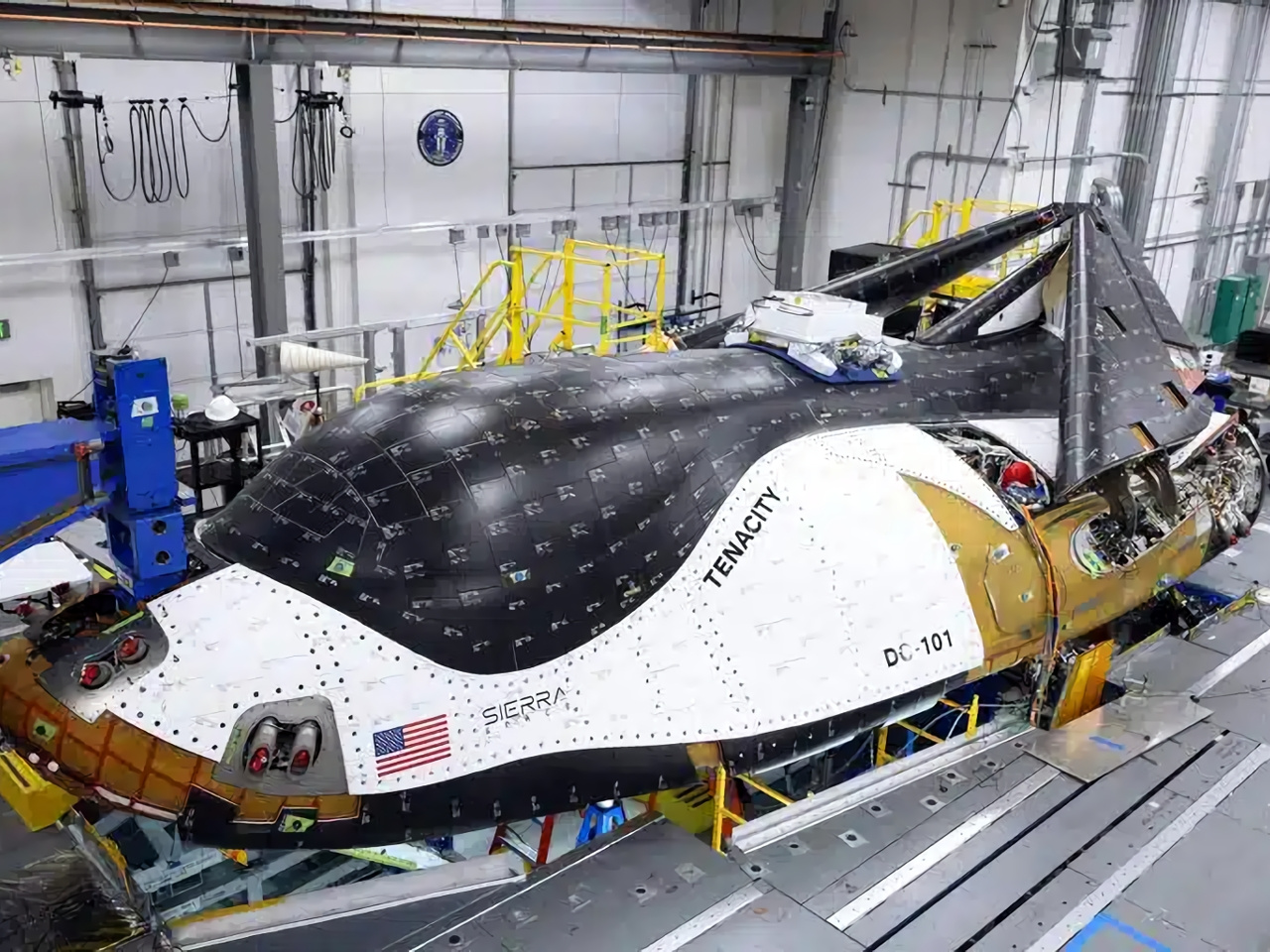 Sierra Space、宇宙往還機「Dream Chaser」の初号機完成--NASA施設で試験へ