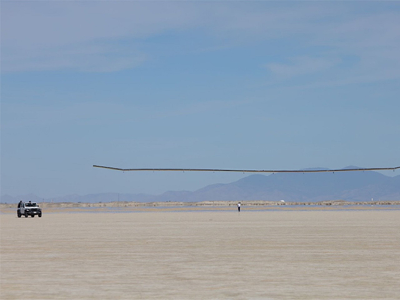 米アリゾナ州ウィルコックス・プラヤで飛行試験に挑むHAPS向け次世代UAVのサブスケールモデル（出典：ソフトバンク）