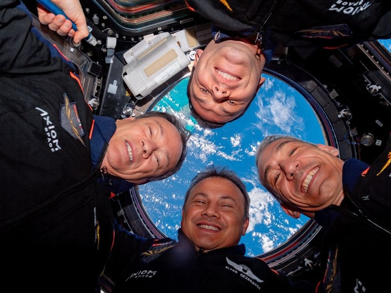 米アクシオム第3弾商業宇宙飛行クルー、地球に帰還--ISSに「お土産」