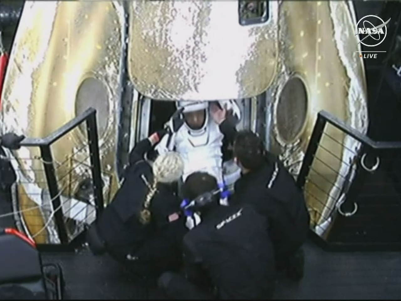 古川聡宇宙飛行士、地球に無事帰還--国際宇宙ステーションに200日滞在