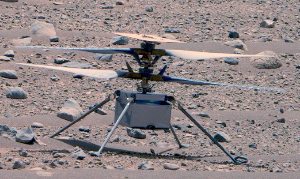 ホコリまみれの火星ヘリ「Ingenuity」を激写