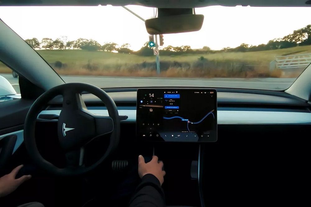 Teslaの「Full Self-Driving」オプション（ベータ版）（提供：Tesla）