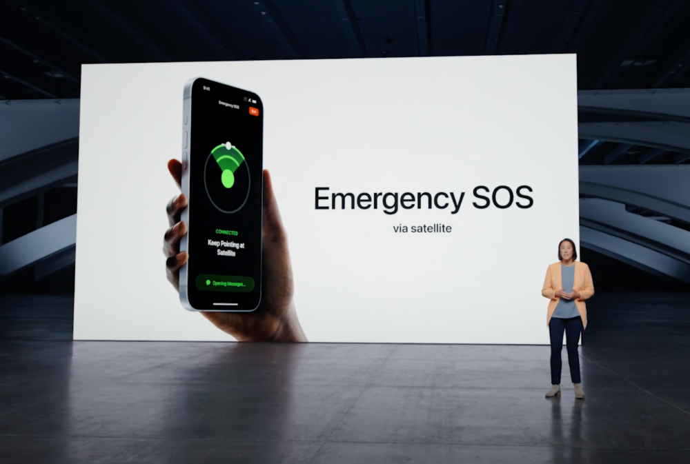 緊急SOS機能の発表の様子（出典：Screenshot by CNET）