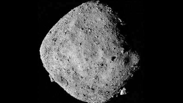がれきやデブリでできている小惑星の好例がベンヌだ（出典：NASA/Goddard/University of Arizona）