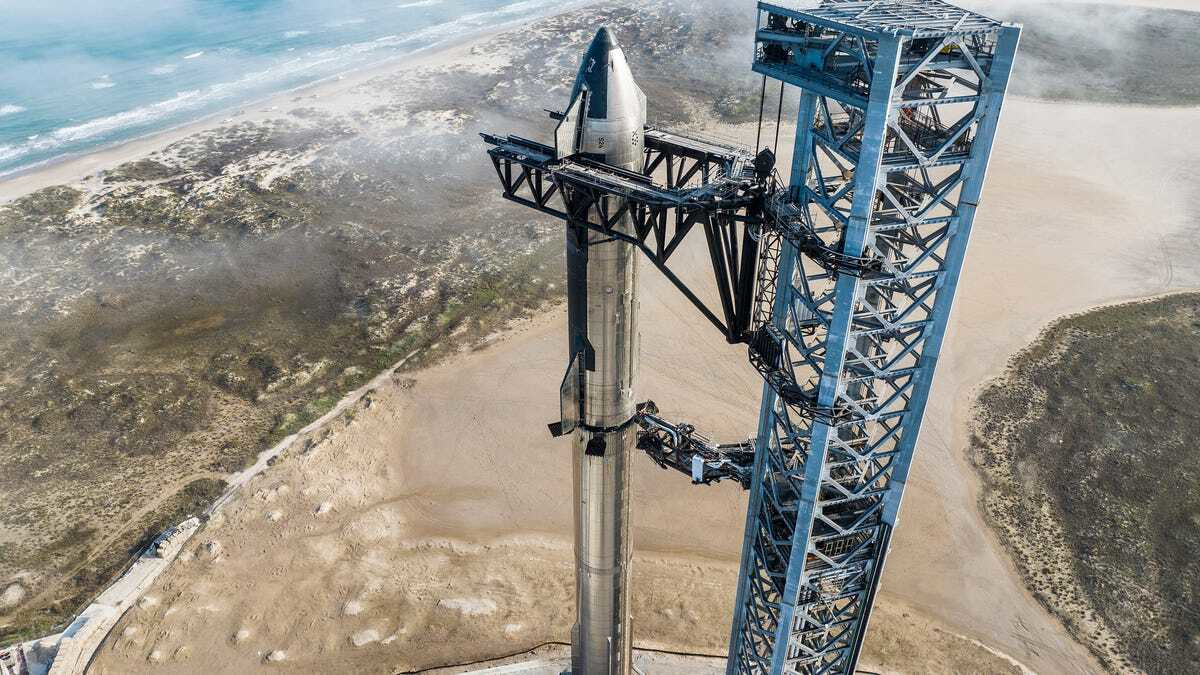 発射台のStarship（提供：SpaceX）