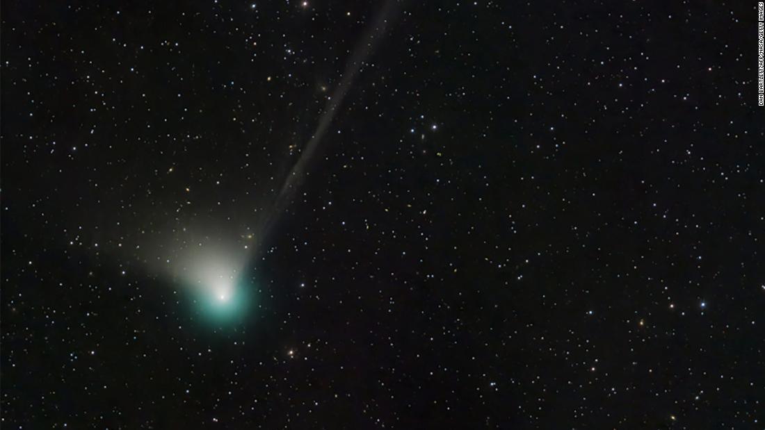 緑色の彗星「ＺＴＦ彗星（Ｃ／２０２２　Ｅ３）」は昨年３月に発見された/Dan Bartlett/AFP/NASA/Getty Images