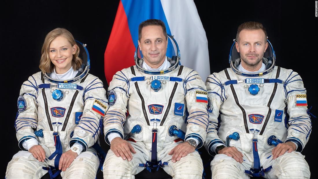 俳優ユリア・ペレシルドさん（左）、宇宙飛行士アントン・シュカプレロフさん（中央）、プロデューサー兼監督クリム・シペンコさん（右）/Shutterstock