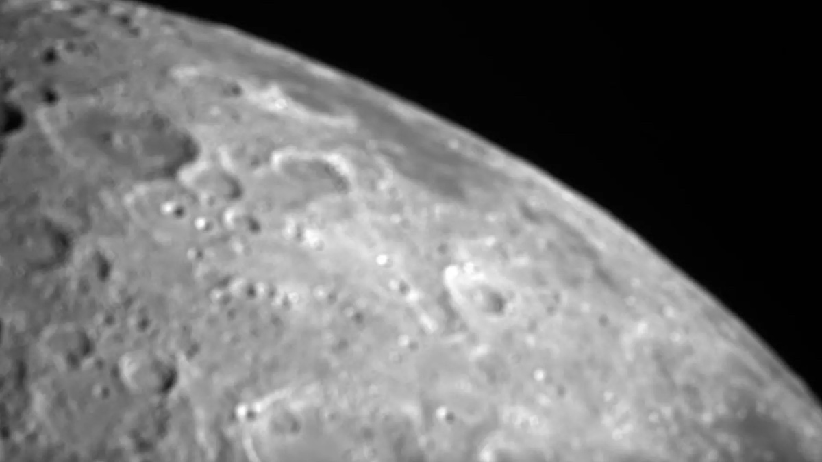 NASAの月探査機「CAPSTONE」、月面を初撮影