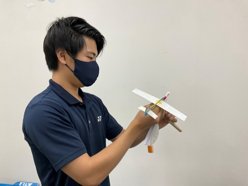 「飛べ！試してみよう～航空力学への挑戦～」では模型飛行機を組み立ててうまく飛ぶように翼を変化させる実験を楽しめる（出典：日本大学理工学部伊豆原月絵教授＋ミュージアム・アソシエイツ）